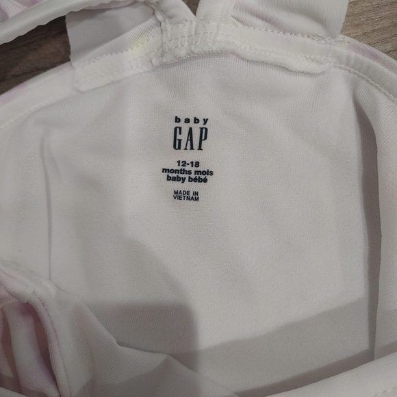 Gap baby girl 12-18 months swimsuit - Picture 3 of 3